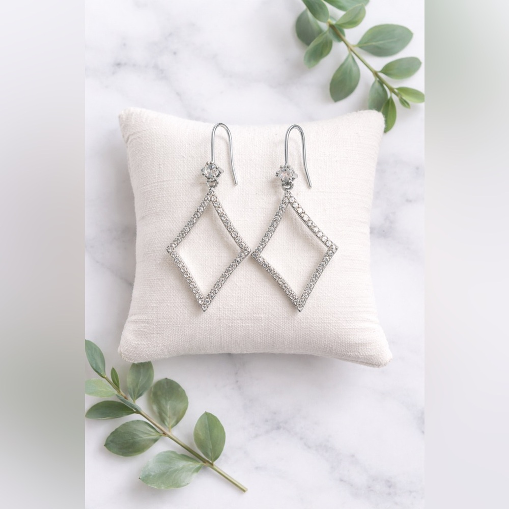 ✨ Sterling Silver 925 Diamond-Shaped Dangle Earrings ✨